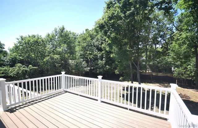 6 Barbara Avenue, Port Jefferson Station, NY 11776
