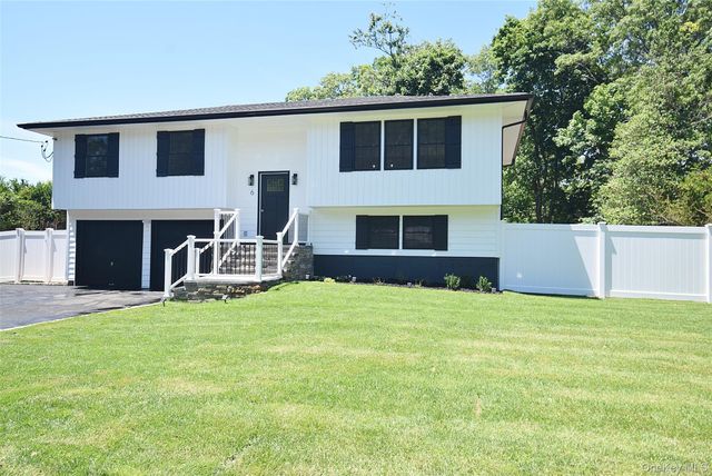 6 Barbara Avenue, Port Jefferson Station, NY 11776