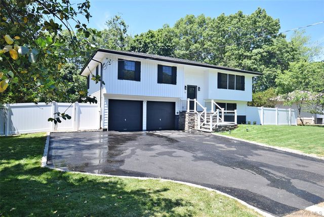 6 Barbara Avenue, Port Jefferson Station, NY 11776