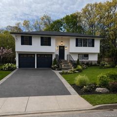 6 Barbara Avenue, Port Jefferson Station, NY 11776