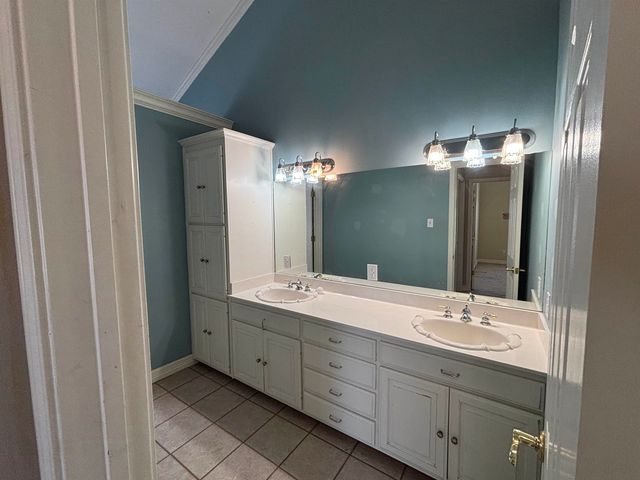 1016 Foley, Henderson, TX 75654