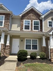 117 Cobblestone Place Dr, Goodlettsville, TN 37072
