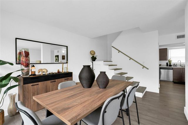 830 NW 87th Ave 406, Miami, FL 33172