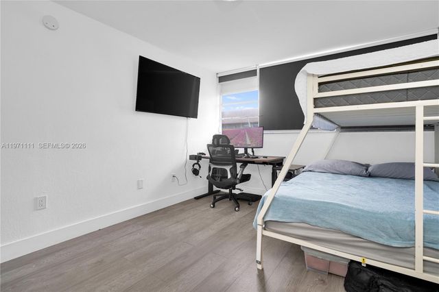 830 NW 87th Ave 406, Miami, FL 33172