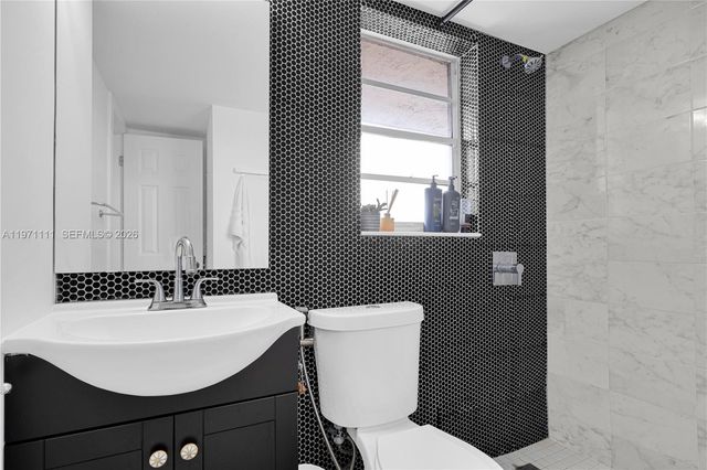 830 NW 87th Ave 406, Miami, FL 33172