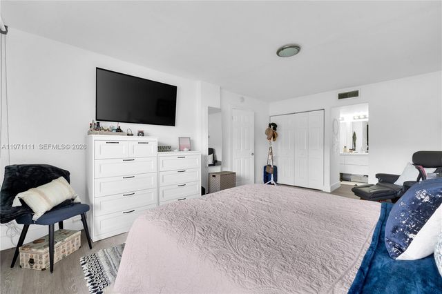 830 NW 87th Ave 406, Miami, FL 33172