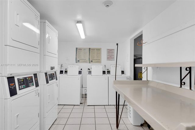 830 NW 87th Ave 406, Miami, FL 33172