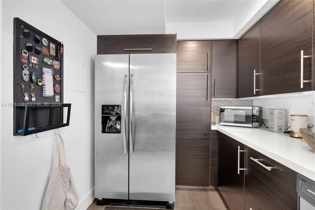 830 NW 87th Ave 406, Miami, FL 33172