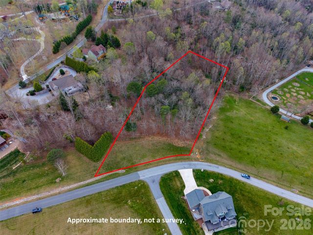 340 Grand Oaks Drive, Hendersonville, NC 28792
