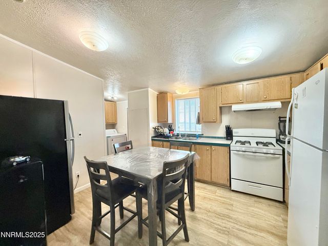 221 E Antelope Drive, Battle Mountain, NV 89820