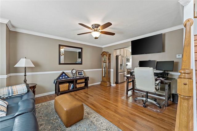 204 Rolling Hill Farm Dr, Rostraver, PA 15089