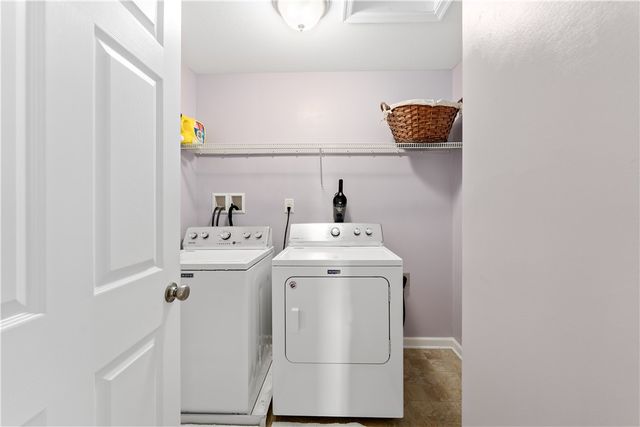 204 Rolling Hill Farm Dr, Rostraver, PA 15089