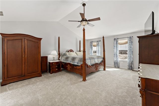 204 Rolling Hill Farm Dr, Rostraver, PA 15089