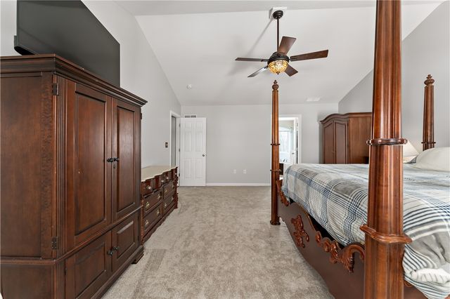 204 Rolling Hill Farm Dr, Rostraver, PA 15089