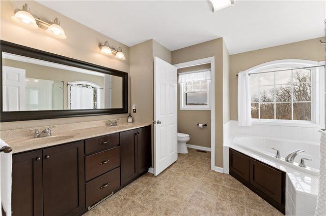 204 Rolling Hill Farm Dr, Rostraver, PA 15089