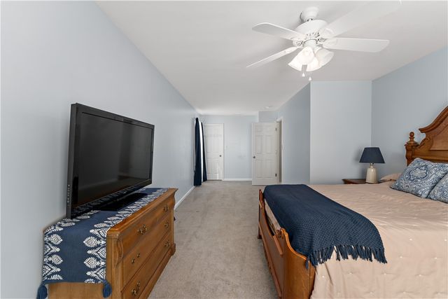 204 Rolling Hill Farm Dr, Rostraver, PA 15089