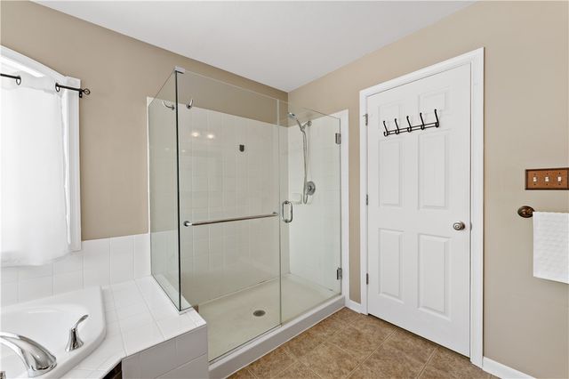 204 Rolling Hill Farm Dr, Rostraver, PA 15089