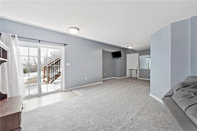 204 Rolling Hill Farm Dr, Rostraver, PA 15089