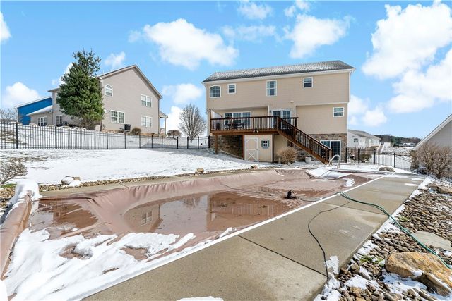 204 Rolling Hill Farm Dr, Rostraver, PA 15089