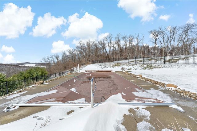 204 Rolling Hill Farm Dr, Rostraver, PA 15089