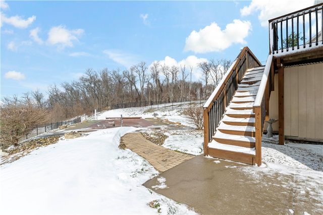 204 Rolling Hill Farm Dr, Rostraver, PA 15089