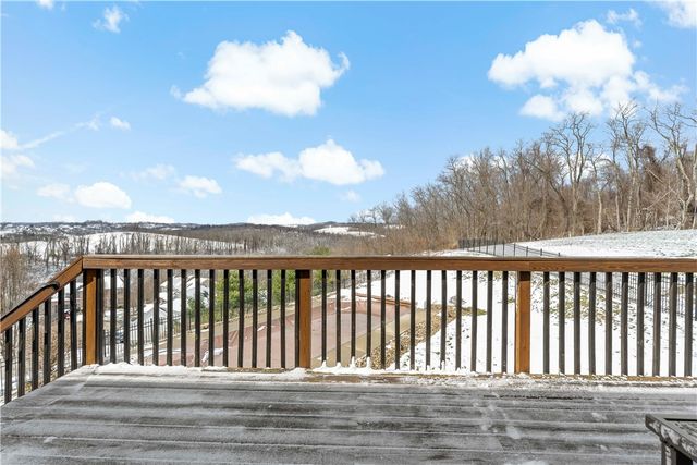 204 Rolling Hill Farm Dr, Rostraver, PA 15089