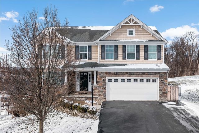 204 Rolling Hill Farm Dr, Rostraver, PA 15089
