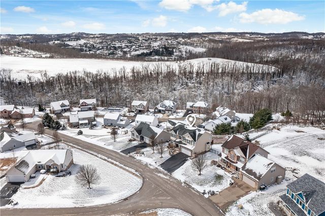 204 Rolling Hill Farm Dr, Rostraver, PA 15089