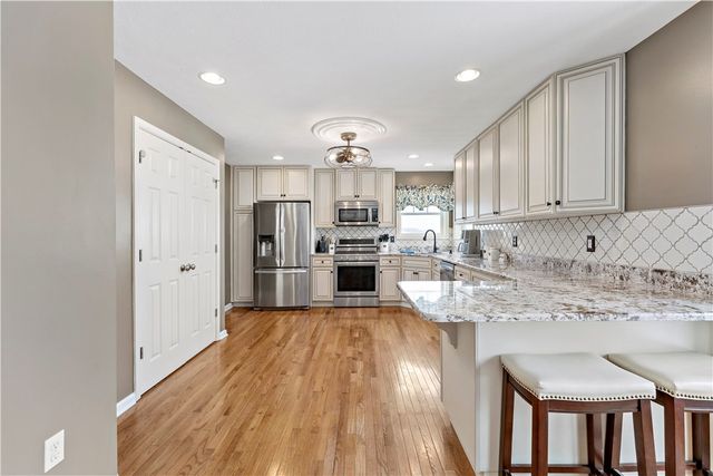 204 Rolling Hill Farm Dr, Rostraver, PA 15089