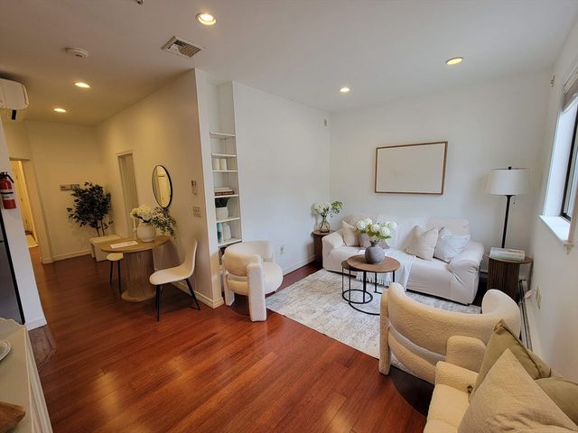 783 Cambridge Street 2R, Cambridge, MA 02141