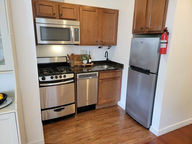 783 Cambridge Street 2R, Cambridge, MA 02141