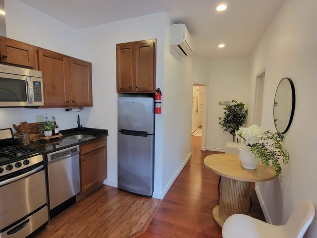 783 Cambridge Street 2R, Cambridge, MA 02141