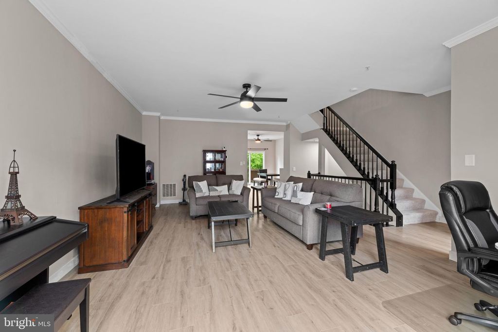 Image 12 of property listing at 704 SUMMERTIME DR, Odenton, MD 21113