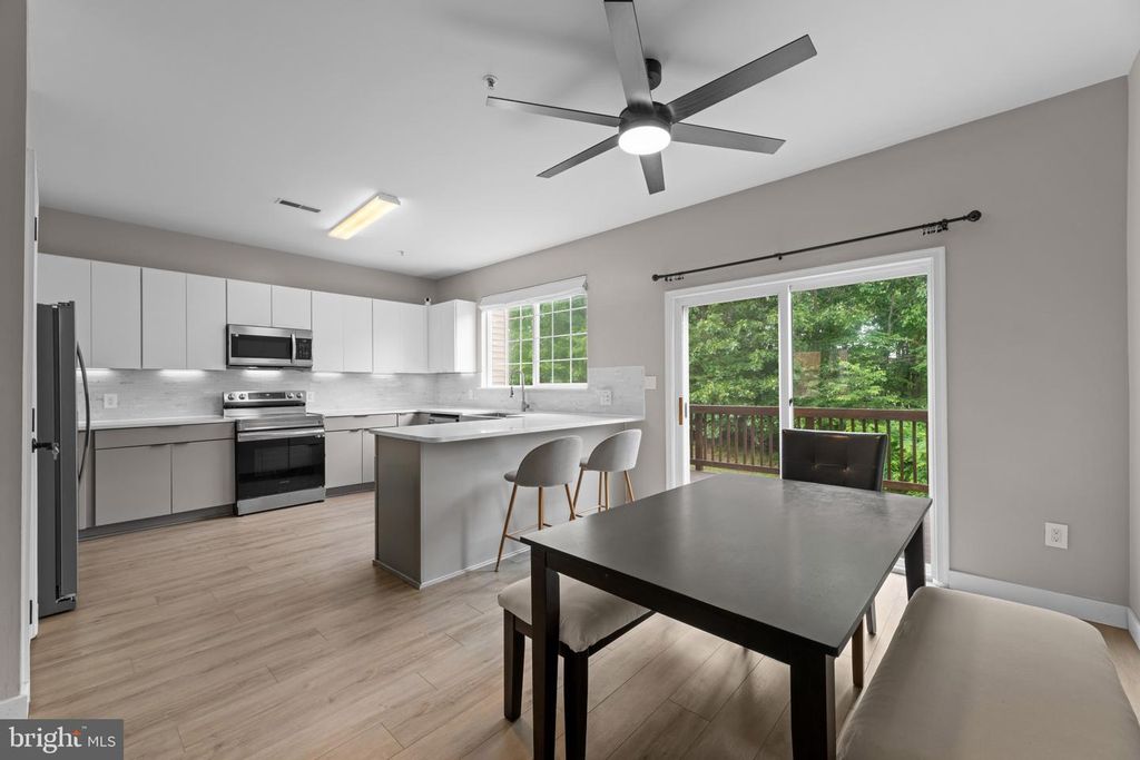 Image 14 of property listing at 704 SUMMERTIME DR, Odenton, MD 21113
