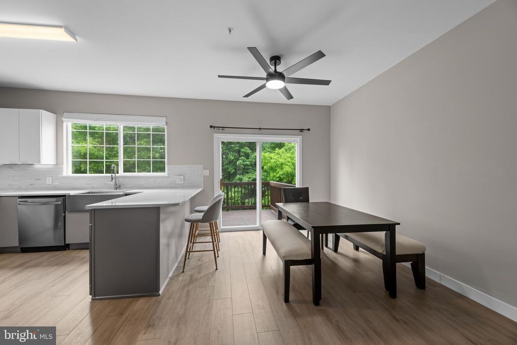 Image 15 of property listing at 704 SUMMERTIME DR, Odenton, MD 21113