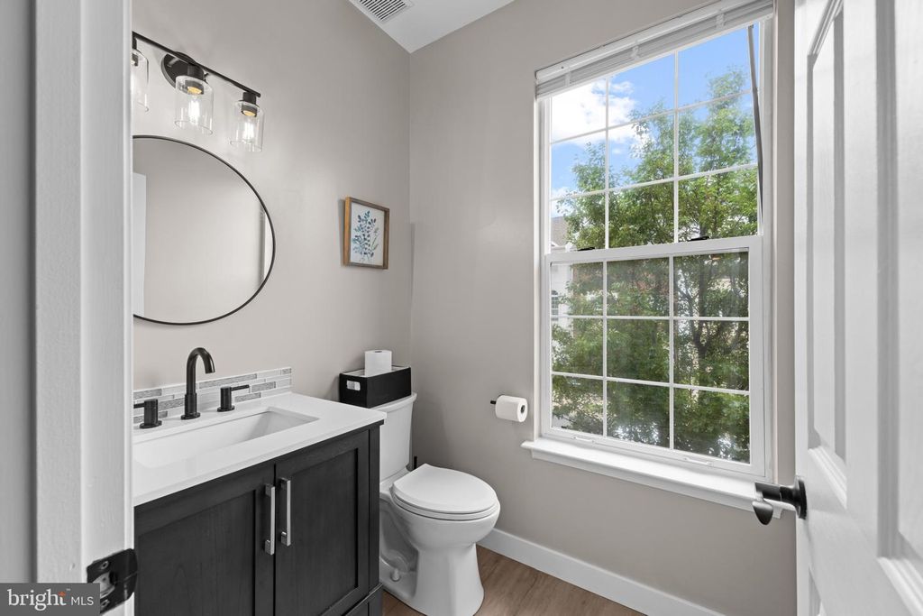 Image 22 of property listing at 704 SUMMERTIME DR, Odenton, MD 21113