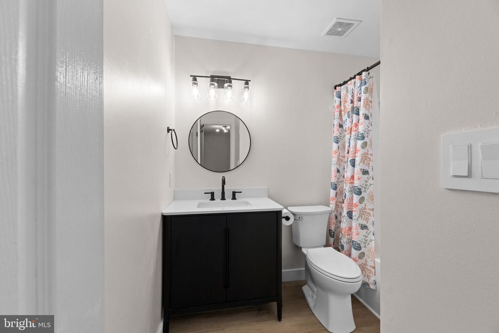 Image 32 of property listing at 704 SUMMERTIME DR, Odenton, MD 21113