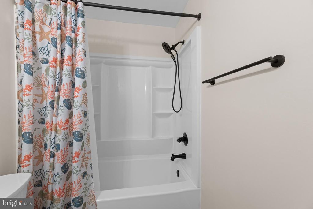 Image 33 of property listing at 704 SUMMERTIME DR, Odenton, MD 21113