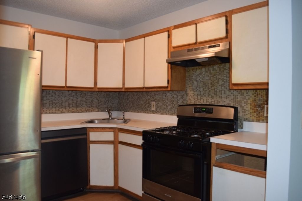 1104 Sage Ct 1104, Mahwah Twp., NJ 07430 — photo 2