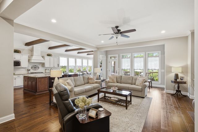 7056 Crimson Leaf Ln, College Grove, TN 37046