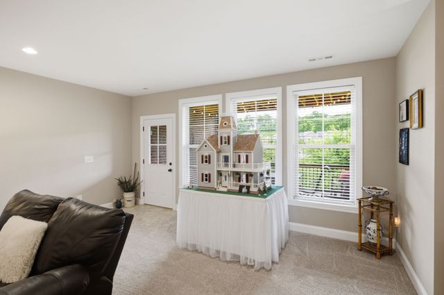 7056 Crimson Leaf Ln, College Grove, TN 37046