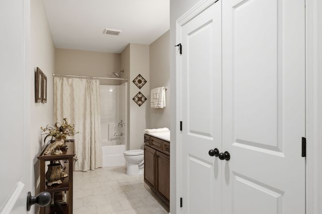 7056 Crimson Leaf Ln, College Grove, TN 37046