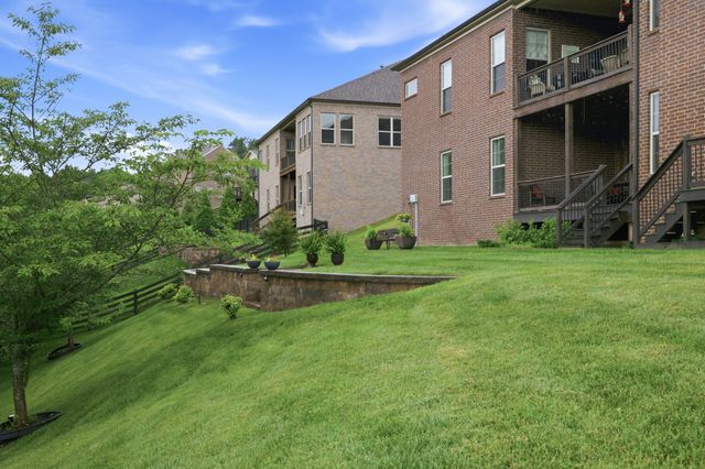 7056 Crimson Leaf Ln, College Grove, TN 37046