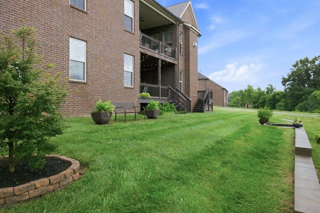 7056 Crimson Leaf Ln, College Grove, TN 37046