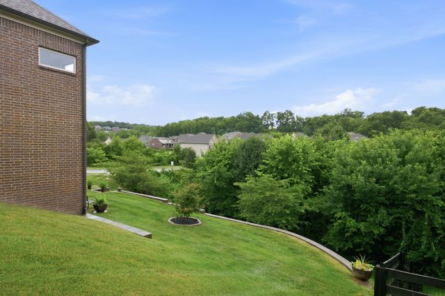 7056 Crimson Leaf Ln, College Grove, TN 37046