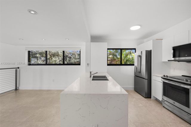 225 E Enid Drive 44, Key Biscayne, FL 33149