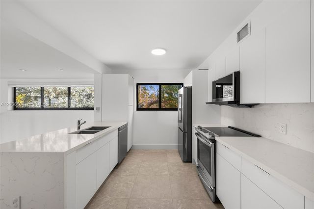 225 E Enid Drive 44, Key Biscayne, FL 33149