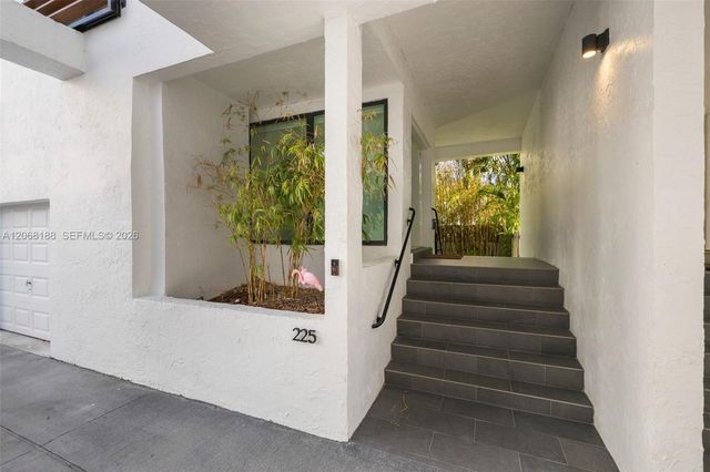 225 E Enid Drive 44, Key Biscayne, FL 33149