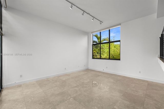 225 E Enid Drive 44, Key Biscayne, FL 33149