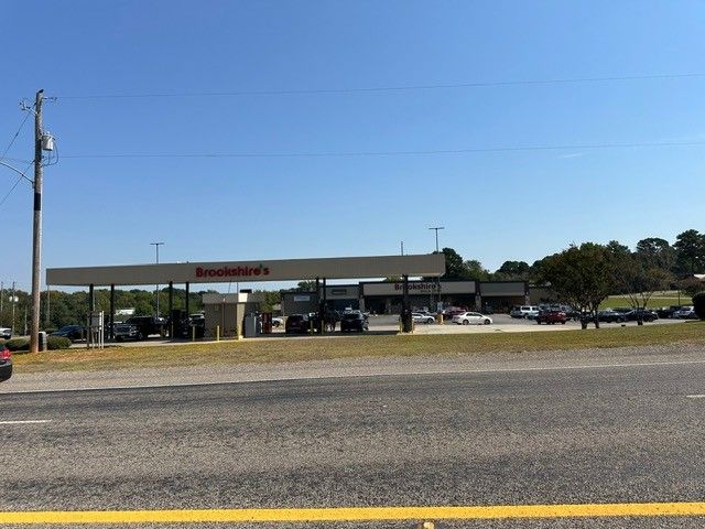 511 W W M Watson, Daingerfield, TX 75638